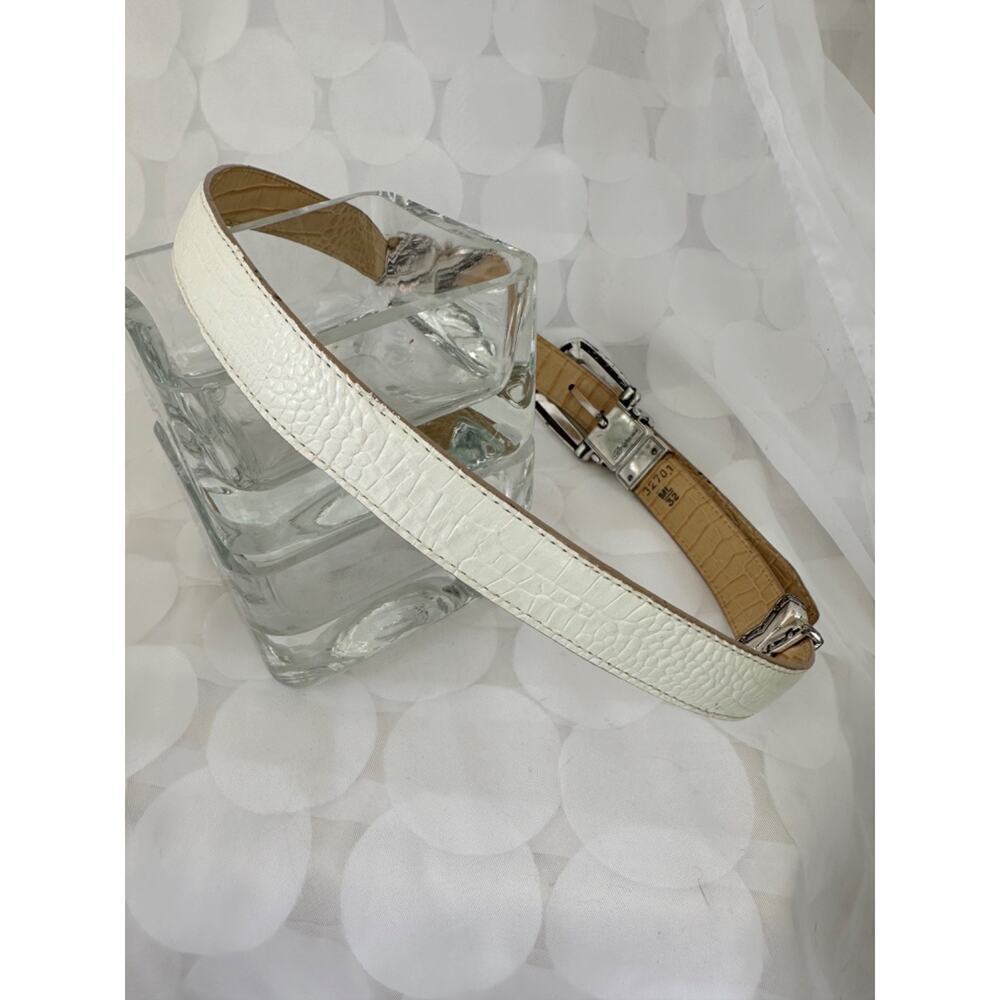 Vtg BRIGHTON Womens M -L belt Cream & Tan REVERSIBLE Leather Embossed animal - Picture 6 of 12